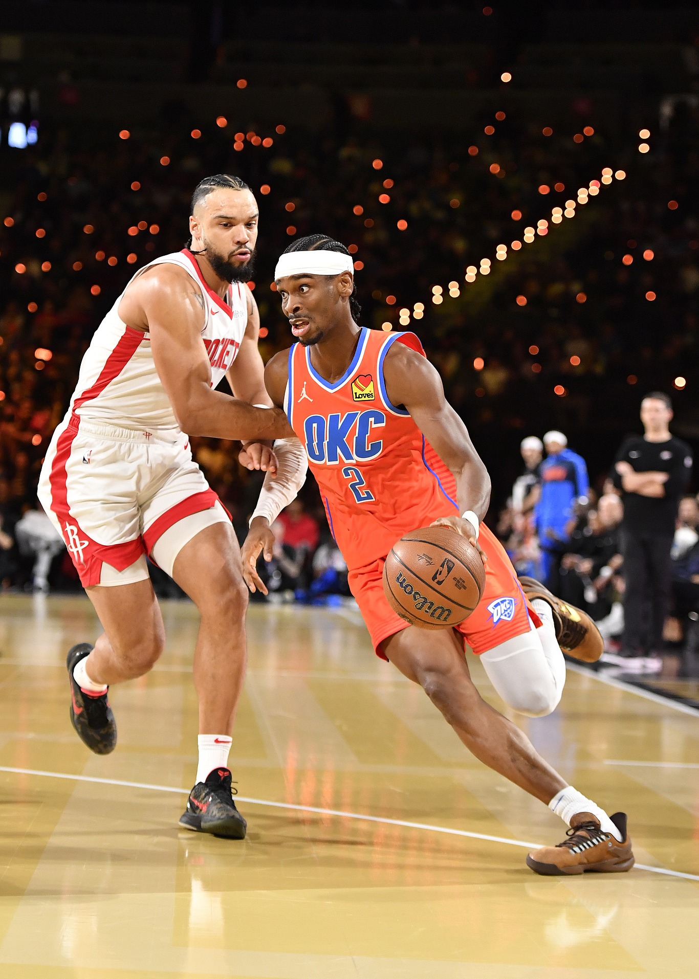 雷竞技电竞直播俄克拉荷马雷霆迎NBA常规赛关键赛，国际比赛日完成体检，话题不断，更衣室氛围转暖的简单介绍