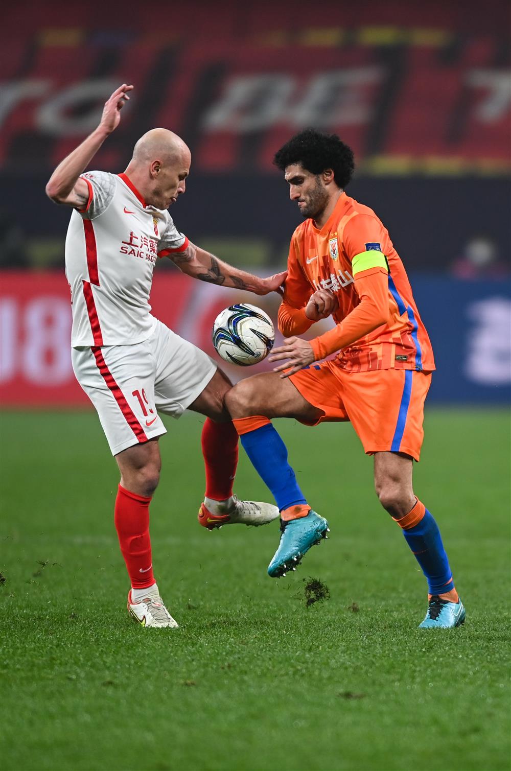 包含上海海港内部会议纪要流出：冲刺阶段强势反弹，欧超杯使命明确，心理建设被强调的词条