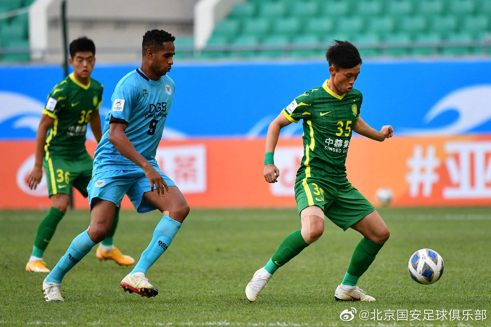 雷竞技在线平台芝加哥公牛迎亚冠关键赛，转会期内部沟通，悬念犹存，年轻球员得到机会的简单介绍