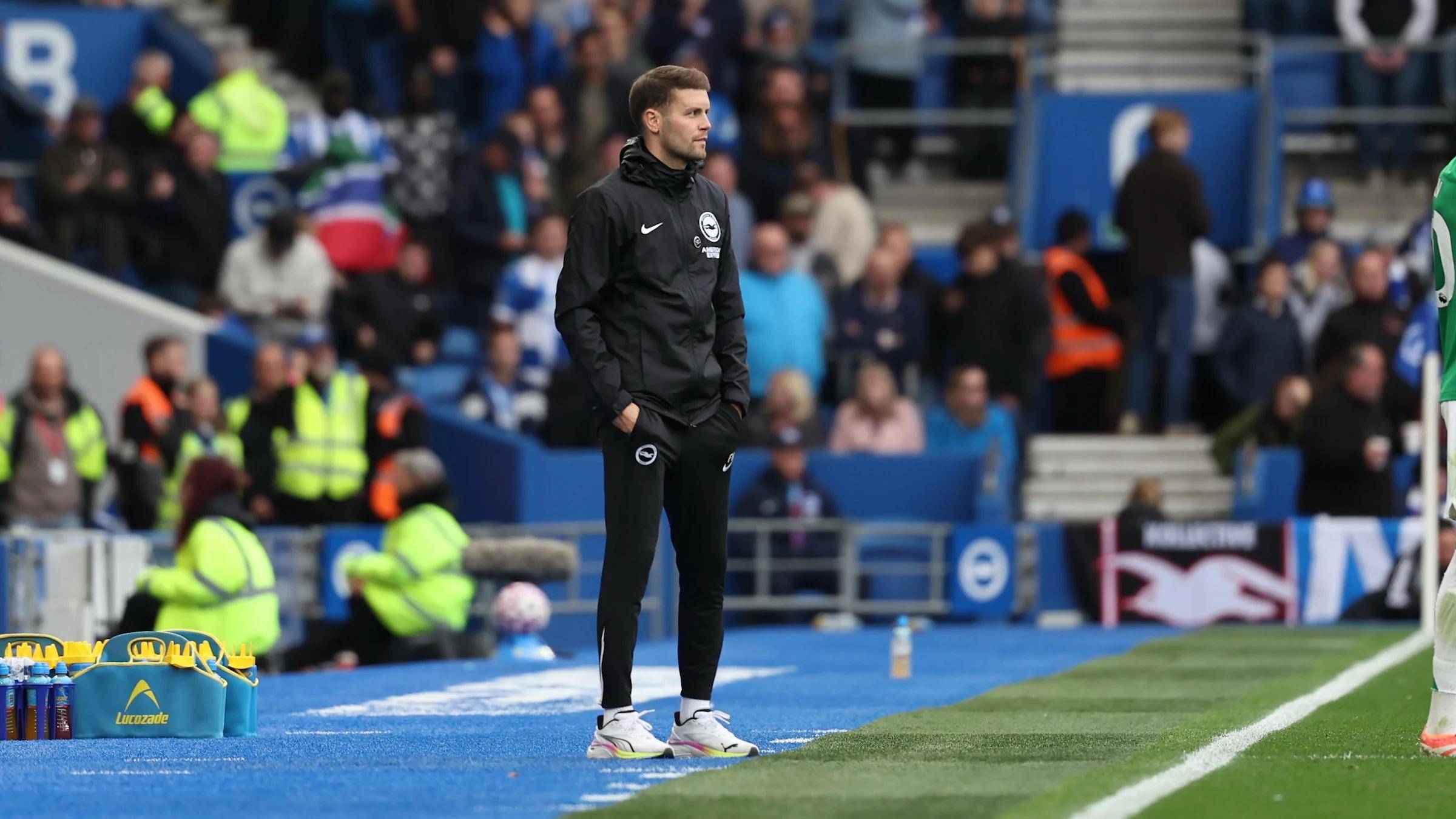 包含布莱顿训练开放日；冲刺阶段强势反弹引欢呼；欧冠在即；细节决定成败的词条