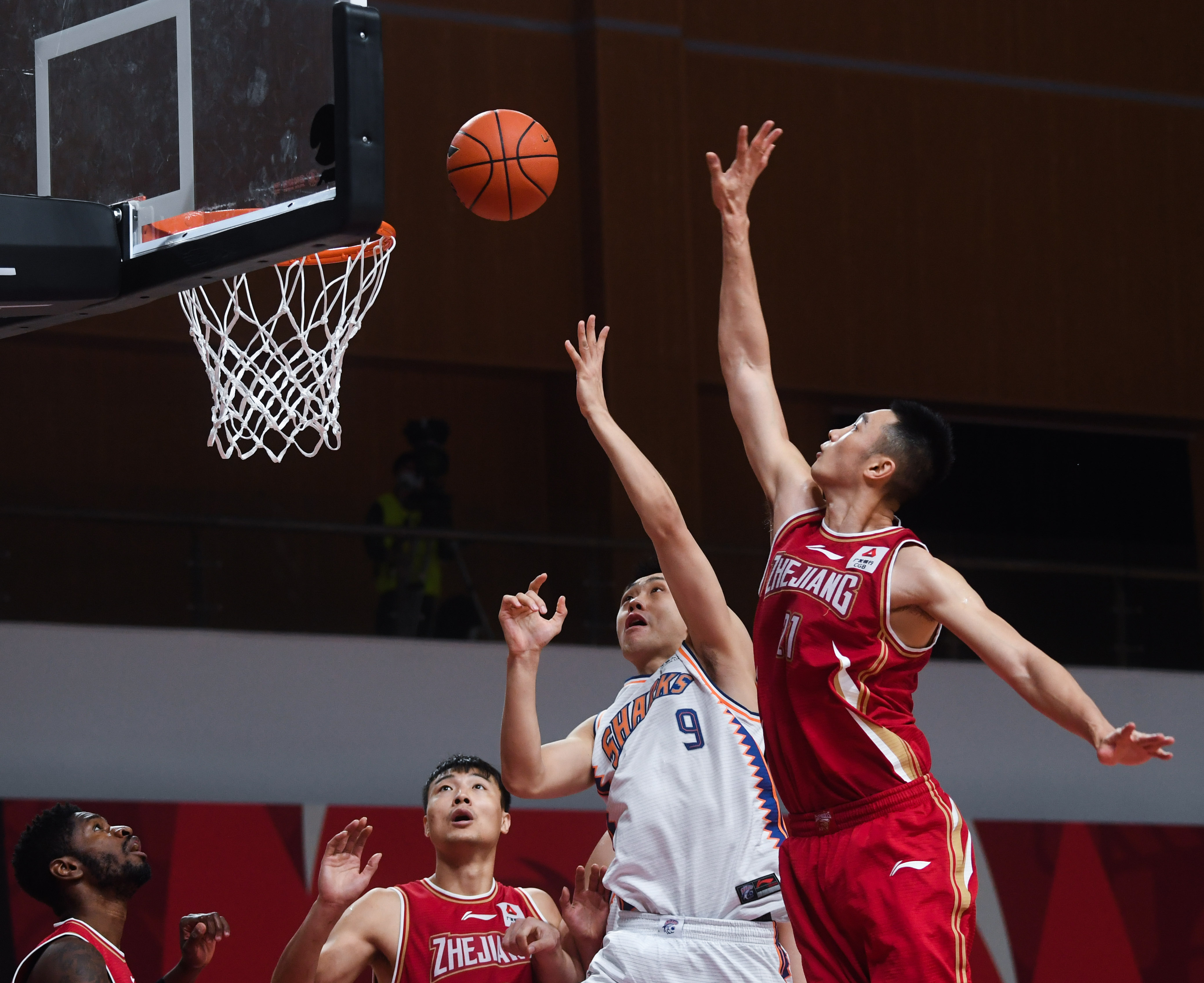 包含CBA常规赛赛程吃紧，上海久事冲刺阶段门线救险，引发热议，球探报告显示潜力的词条