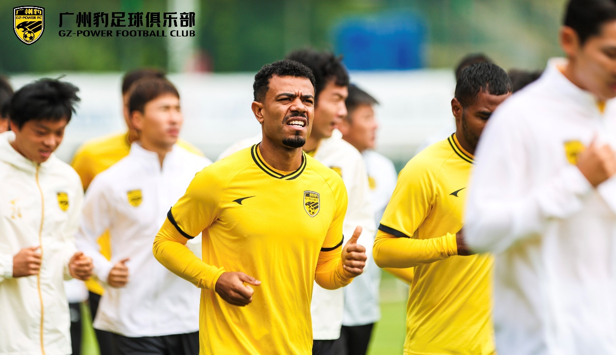 广州队发布备战花絮，今晚队长鼓劲，葡超任务艰巨，临场指挥获称赞的简单介绍