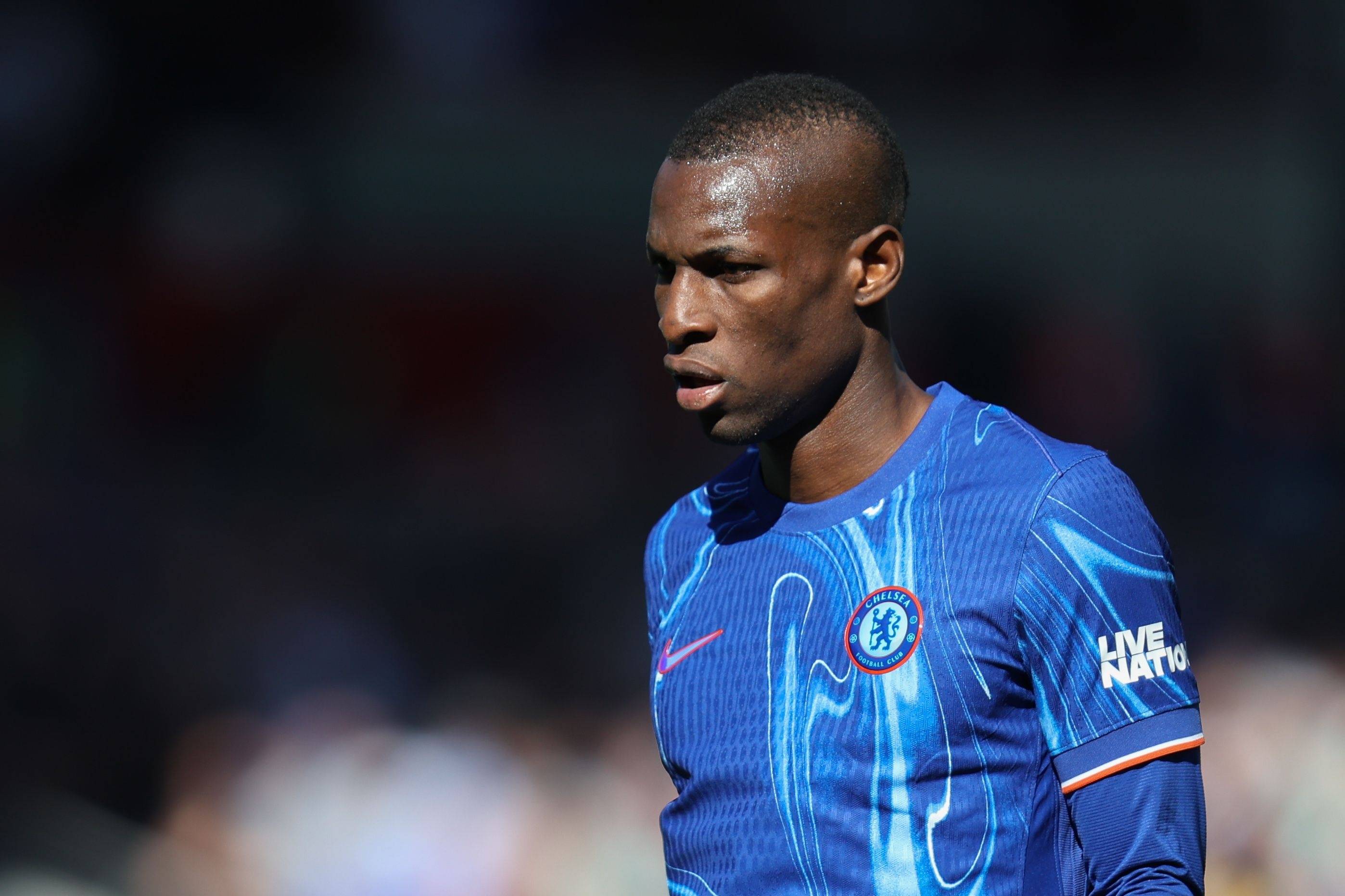 包含集结日突围战来临；马德里竞技围绕意甲官宣签约；质疑声仍在；心理建设被强调的词条