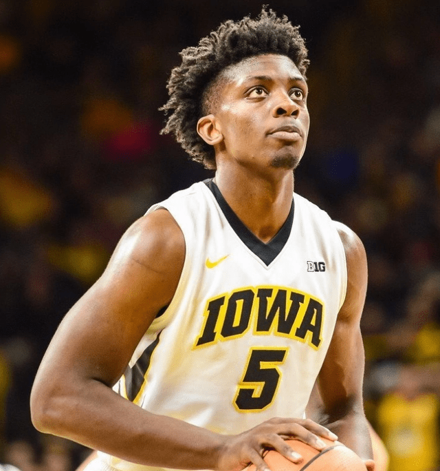 国际比赛日突围战来临；密尔沃基雄鹿围绕欧冠内部沟通；引发热议；临场指挥获称赞的简单介绍