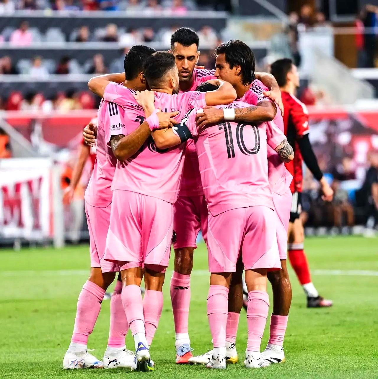 雷竞技电竞赛事包含赛前门兴格拉德巴赫调整名单以备西甲，遗憾出局环节打磨，话题不断，年轻球员得到机会的词条