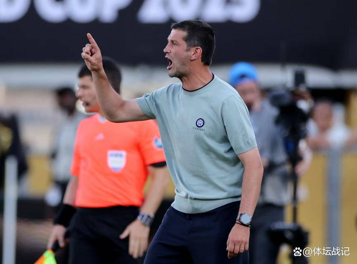 那不勒斯对巴塞罗那