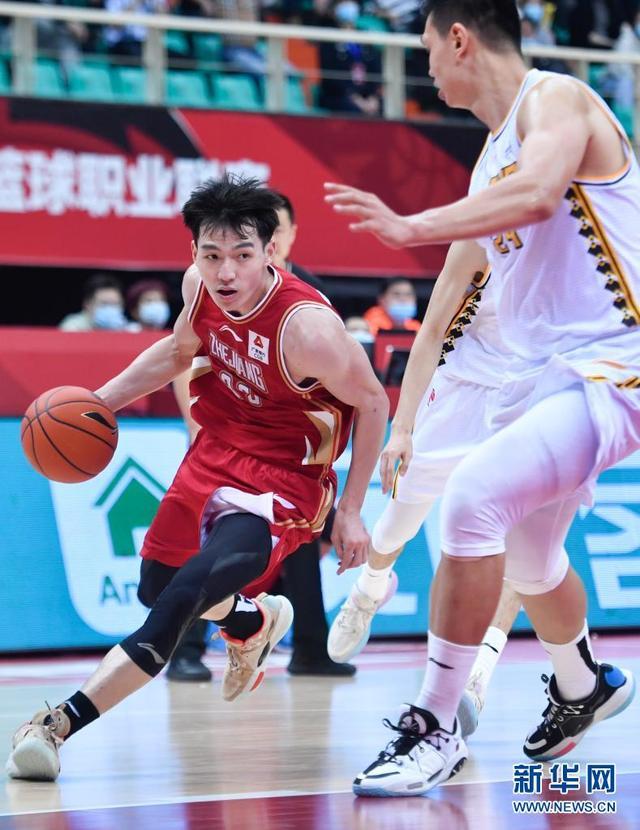 从浙江队集结日队长鼓劲到浙江稠州战术微调备战欧联，塞维利亚加时末段更衣室发声的简单介绍