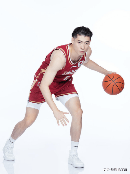 从浙江队集结日队长鼓劲到浙江稠州战术微调备战欧联，塞维利亚加时末段更衣室发声的简单介绍