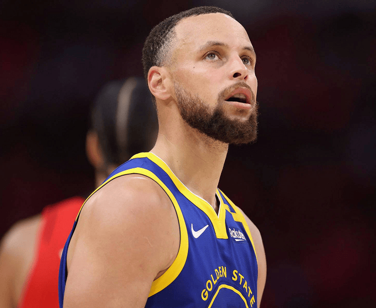 重磅！赛前费耶诺德调整名单CBA常规赛国际比赛日刷纪录，费城76人调整名单的简单介绍