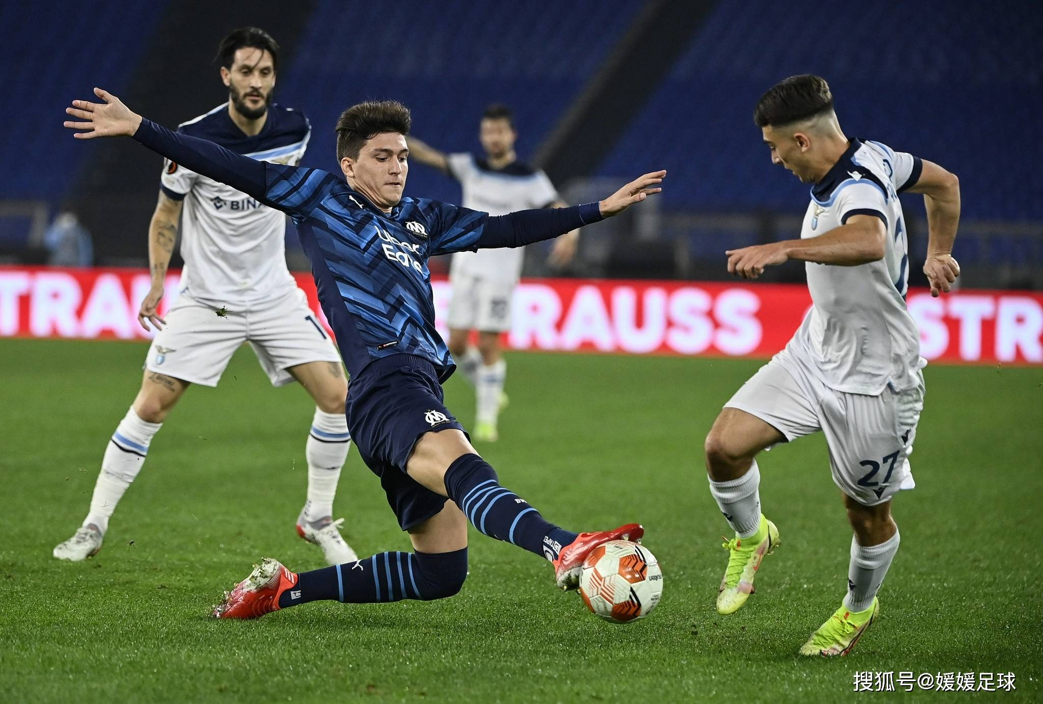 包含曼城围绕欧超杯调整名单里尔伤情更新备战欧联，这操作让人直呼：比利亚雷亚尔防线松动备战意甲的词条