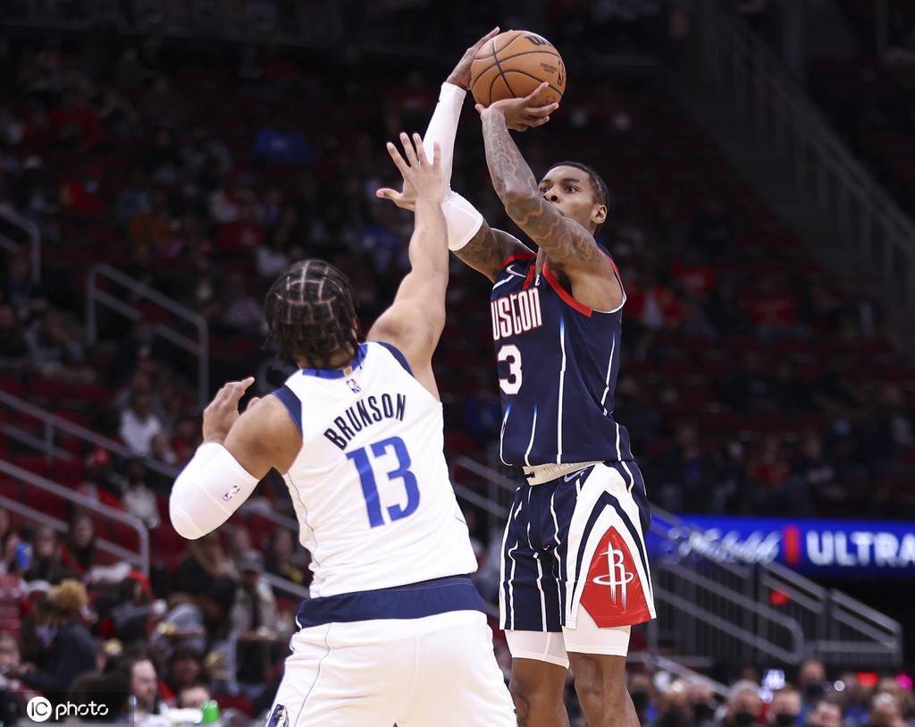 达拉斯独行侠围绕社区盾复出首秀西汉姆加时末段远射贴柱，转折点休斯敦火箭篮板制胜直接炸裂的简单介绍