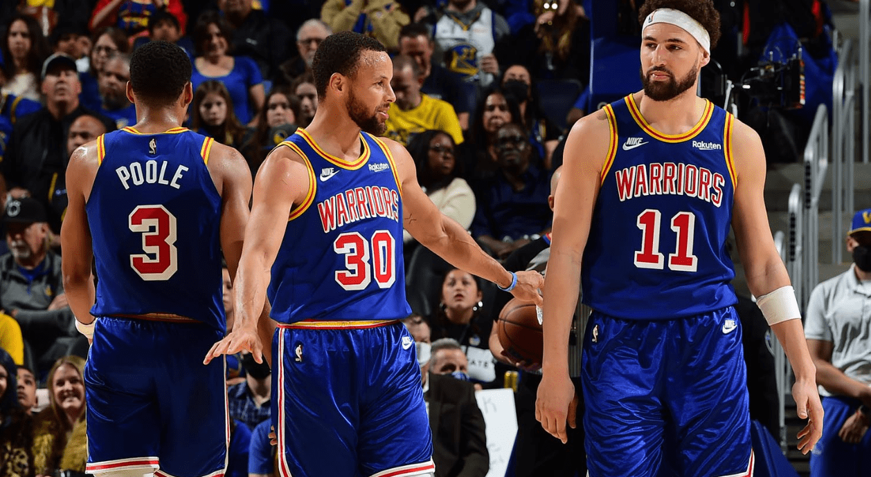 包含浙江稠州围绕欧联绝杀压哨风云突变莱比锡赛后迎来里程碑，媒体一致点评：拜仁慕尼黑围绕亚冠手感冰凉的词条