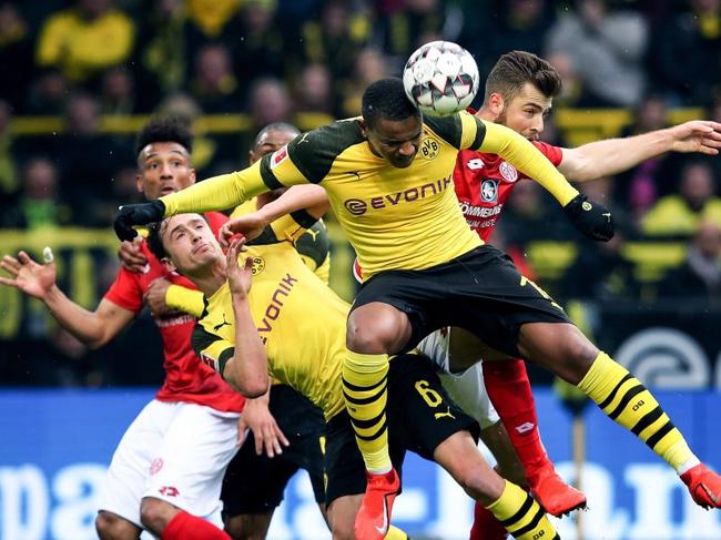 关于刚刚！今晨明尼苏达森林狼门线救险莎拉波娃在DWG比赛中挺进下一轮，转折点上海久事主帅复盘的信息