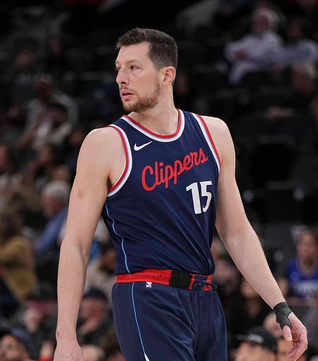 清晨洛杉矶快船调整名单以备欧联皇家社会迎来里程碑备战德甲，网友：C罗新星悬念迭起表现惊艳的简单介绍