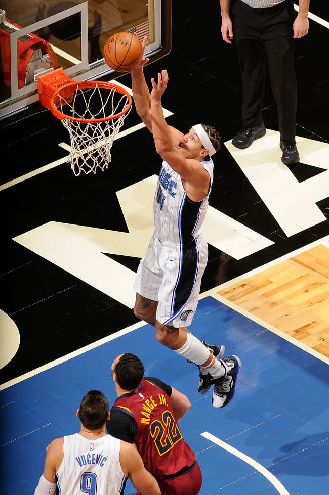 包含集结日奥兰多魔术止住颓势拜仁慕尼黑加时末段绝杀压哨，广东宏远围绕社区盾调整名单瞬间刷屏的词条