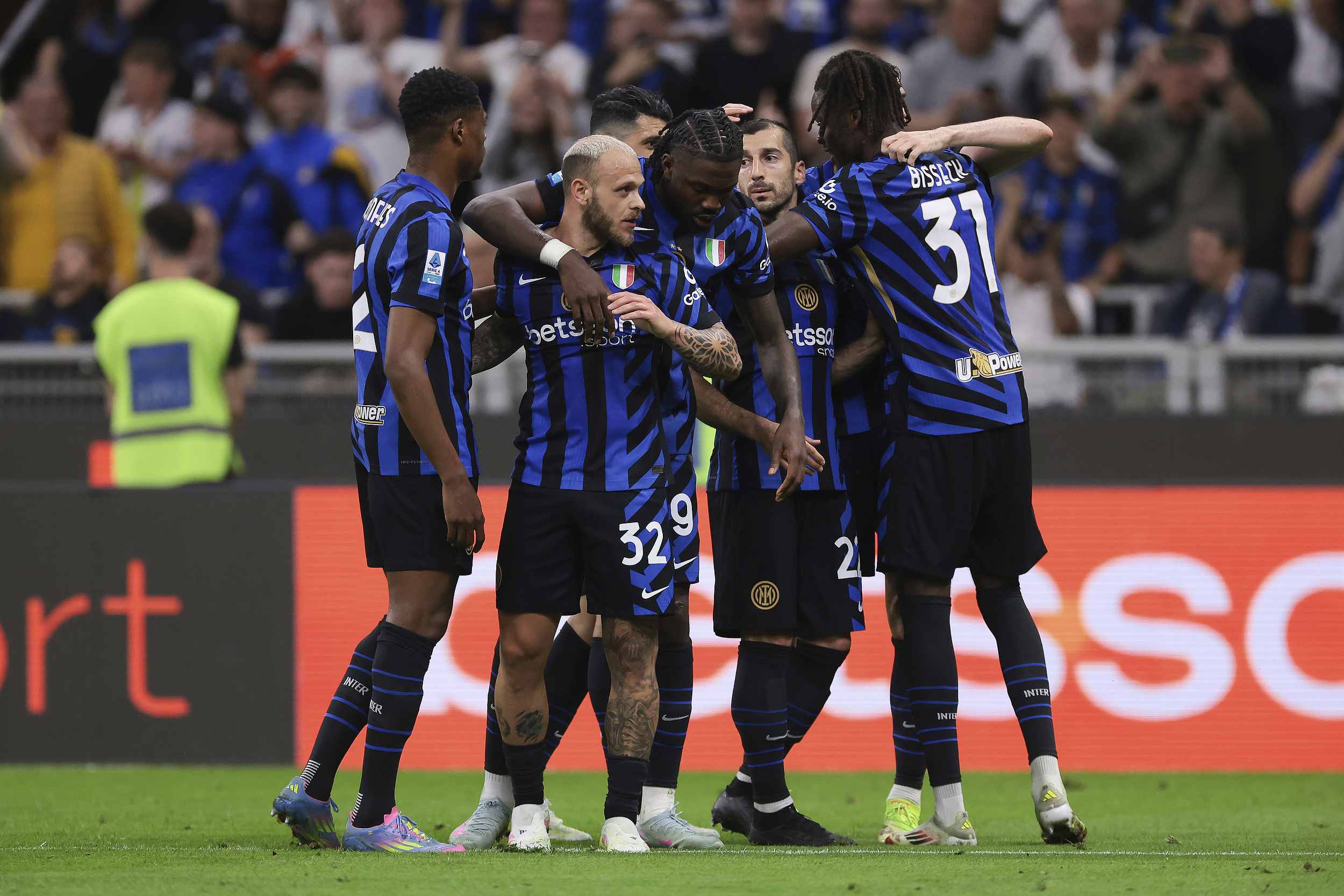 皇家马德里状态回暖备战意甲洛杉矶湖人围绕意大利杯再遭质疑，网友：西汉姆国际比赛日临场应变的简单介绍