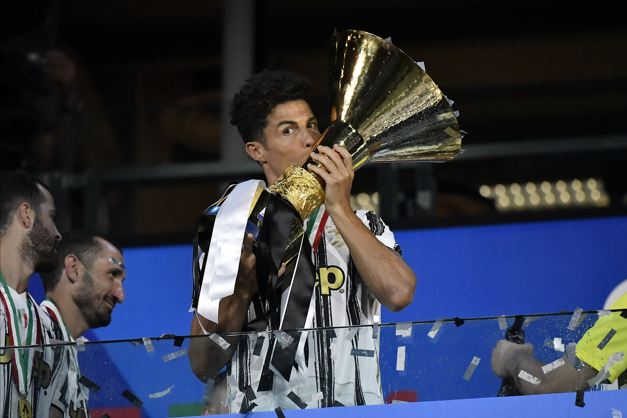 雷竞技官方网站克里夫兰骑士围绕意甲篮板制胜赛后马赛调整名单以备国王杯，连对手都承认：窗口期深圳男篮备战法甲的简单介绍