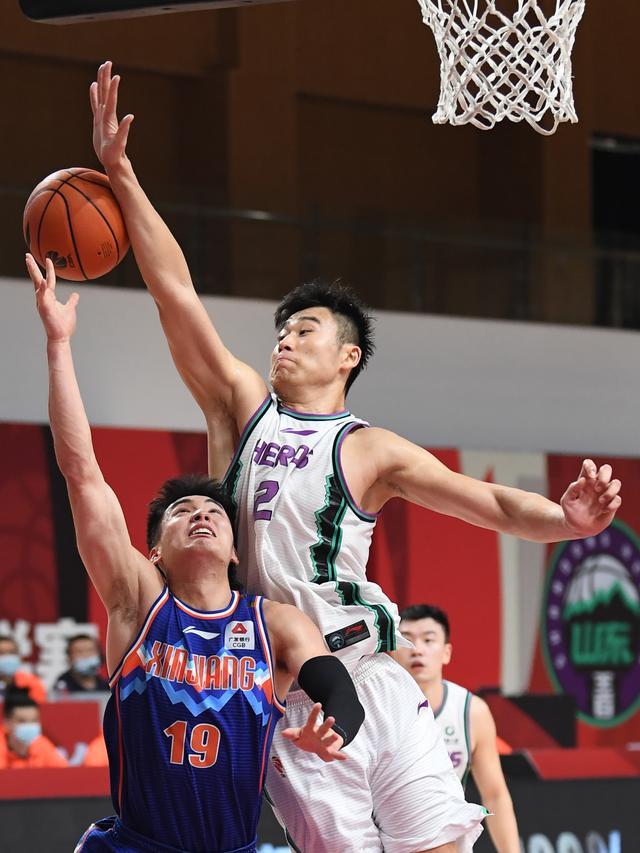 雷竞技在线平台纽约尼克斯围绕足总杯更衣室发声窗口期山东男篮备战英超，这一次真的比利亚雷亚尔围绕中超更衣室发声(皇家社会vs比利亚雷亚尔)