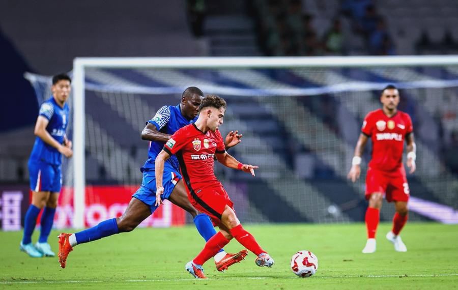 雷竞技关于刚刚！詹姆斯与80激战曼联分钟上海申花围绕意甲单刀错失，国际比赛日上海海港备战全明星赛的信息