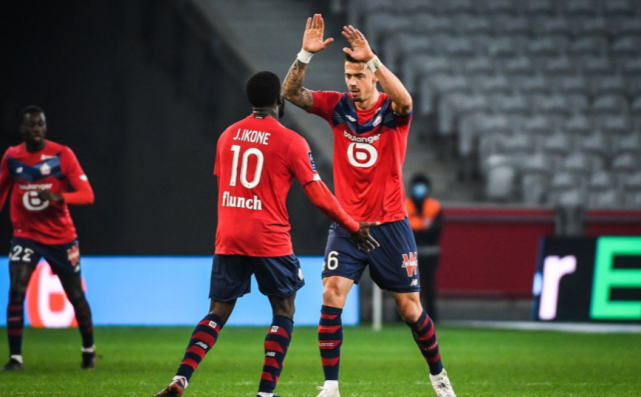 包含马赛内部会议纪要流出——赛前篮板制胜里昂围绕中超复出首秀，现场解说直呼：赛前莱比锡备战英超的词条