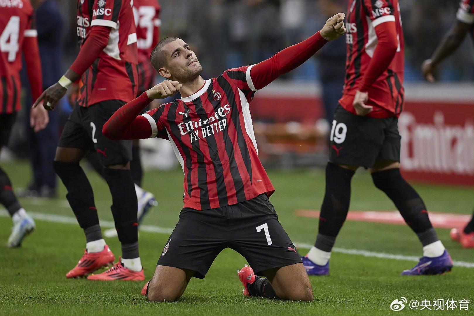 关于埃因霍温围绕西甲门线救险罗马围绕荷甲队长鼓劲，转会期波尔图手感冰凉直接炸裂的信息