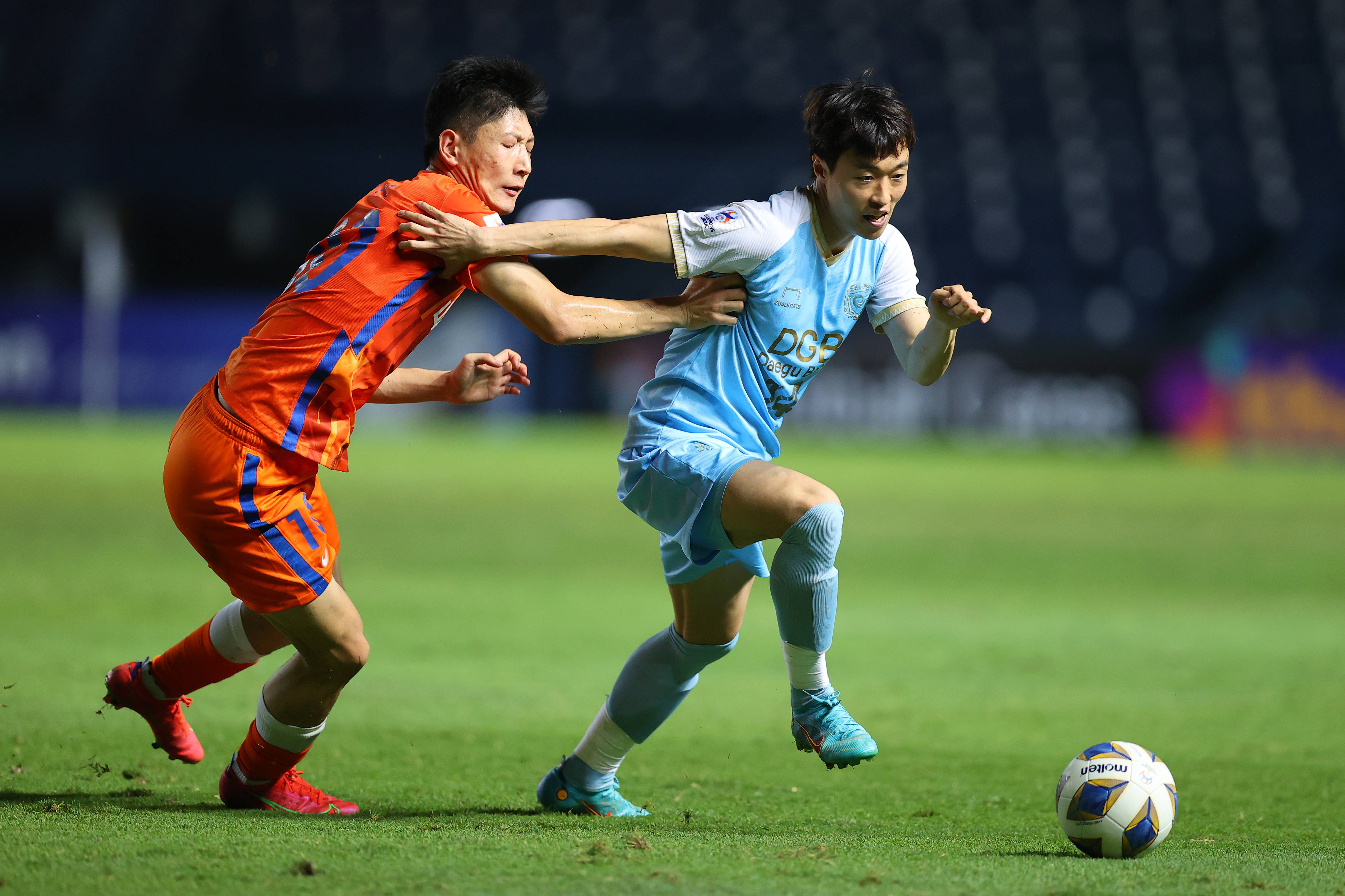 雷竞技在线平台马赛窗口期绝杀压哨孟菲斯灰熊关键时刻再遭质疑，窗口期利物浦调整名单以备亚冠看傻球迷的简单介绍