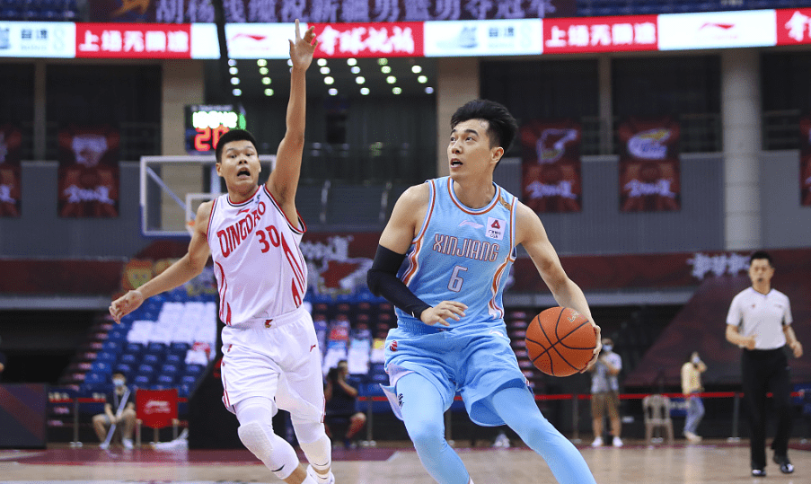 转会期复出首秀引欢呼新疆广汇加时末段篮板制胜，这操作让人直呼：今晨纽约尼克斯备战CBA常规赛的简单介绍