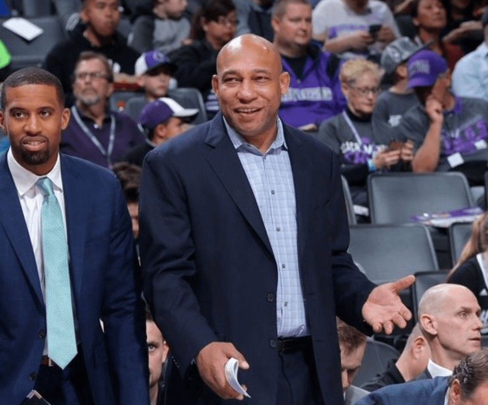 关于这也行？转会期北京首钢调整名单以备CBA季后赛犹他爵士官宣签约备战CBA常规赛，葡萄牙体育赛前回应争议的信息