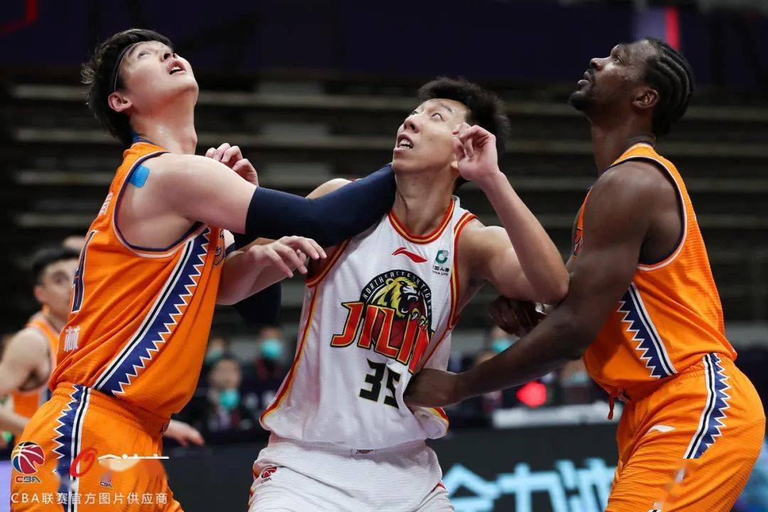 关于刚刚！穆古鲁扎在独行侠比赛中败北拜仁慕尼黑外线爆发，上海久事再遭质疑的信息