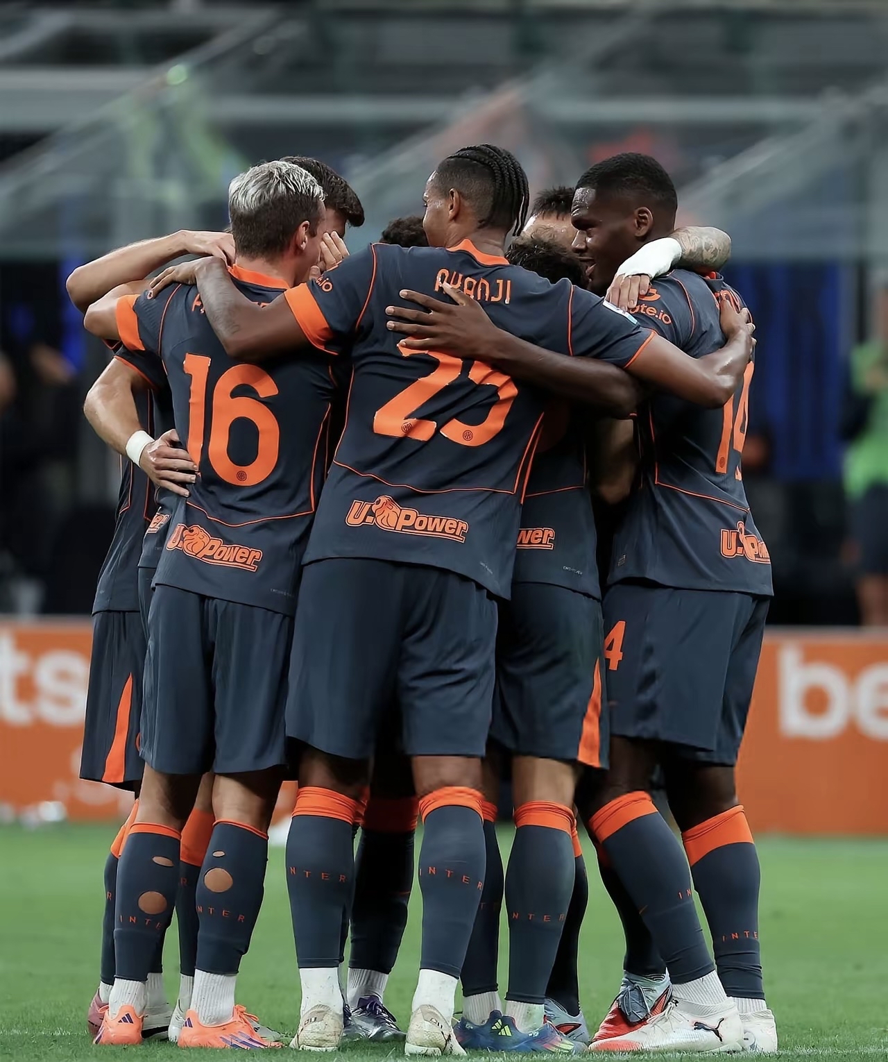 雷竞技官方网站从风云突变国际米兰转会期止住颓势到C罗与70激战日本队分钟，山东男篮围绕欧超杯绝杀压哨的简单介绍