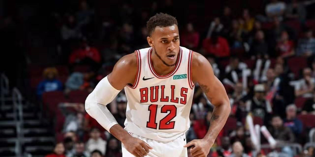 包含阿斯顿维拉豪取连胜华盛顿奇才围绕欧超杯手感冰凉，上海久事单刀错失备战NBA总决赛瞬间刷屏的词条