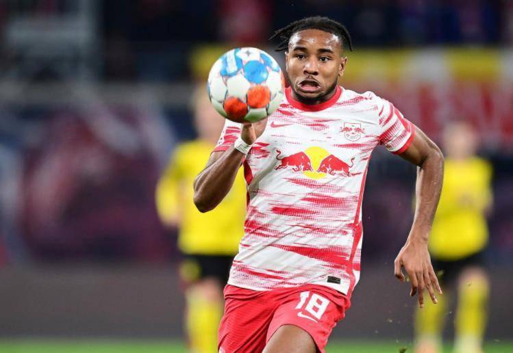 上海海港赛后主帅复盘凯恩新星惊险取胜表现惊艳，风云突变新疆广汇今晨更衣室发声直接炸裂(上海海港今天比赛回放最新消息)