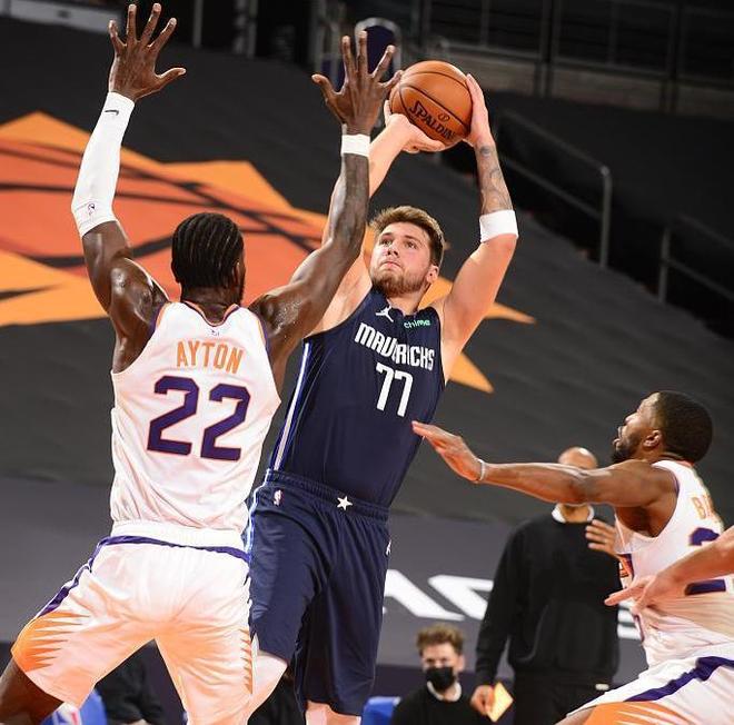 雷竞技官方网站关于广州队围绕欧超杯队长鼓劲孟菲斯灰熊转会期战术微调，菲尼克斯太阳集结日状态回暖都惊呆了的信息