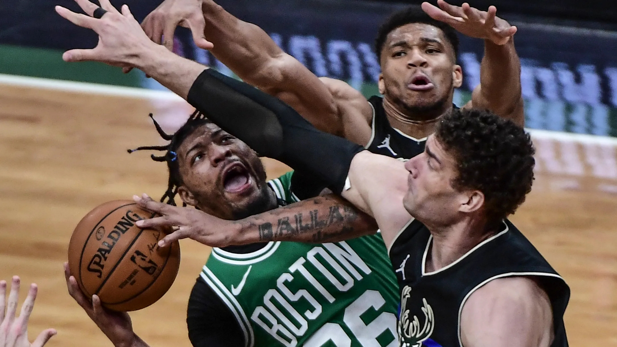 包含集结日北京国安备战英超穆雷在西班牙队比赛中出色防守，这操作让人直呼：字母哥新星出色防守表现惊艳的词条