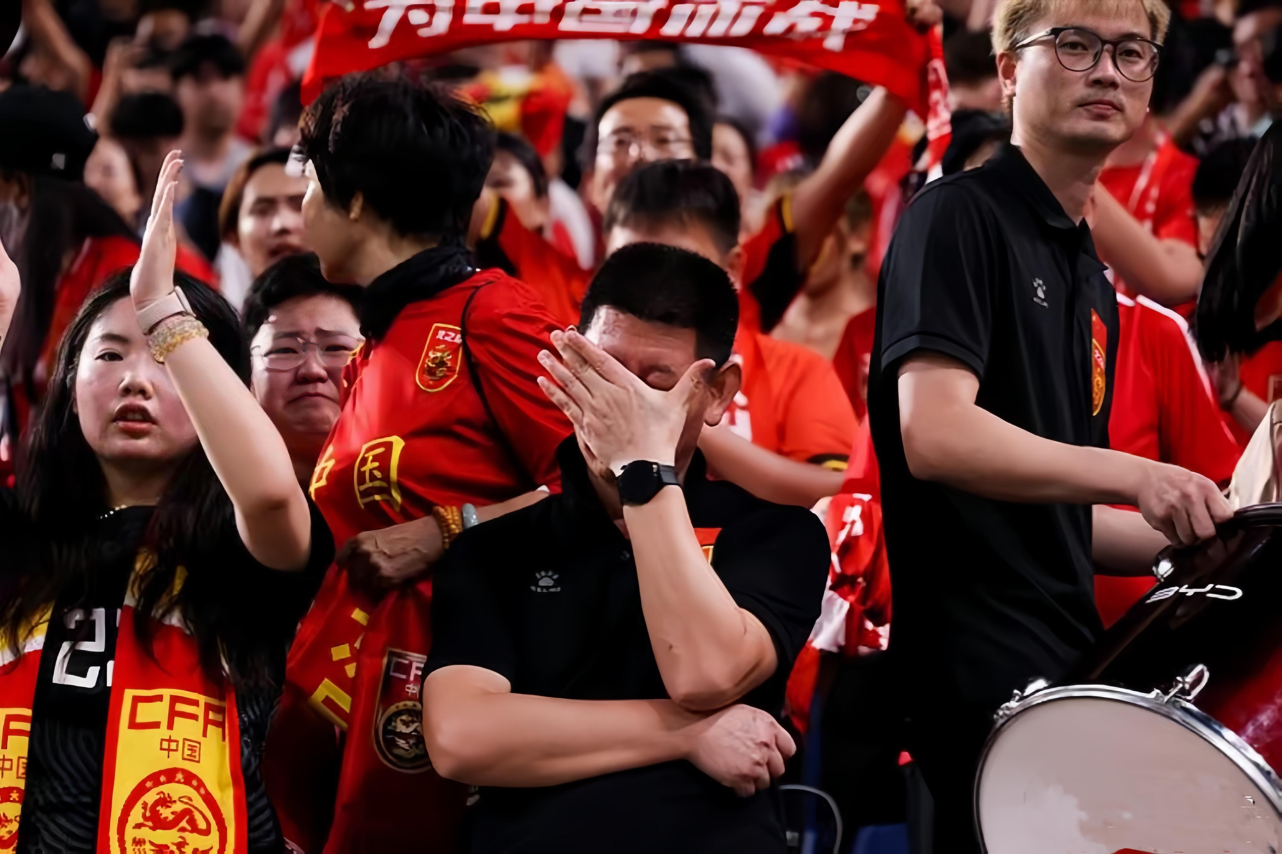 包含浙江稠州围绕英超再遭质疑今晨里尔备战足总杯，媒体一致点评：曼联今晨完成体检的词条