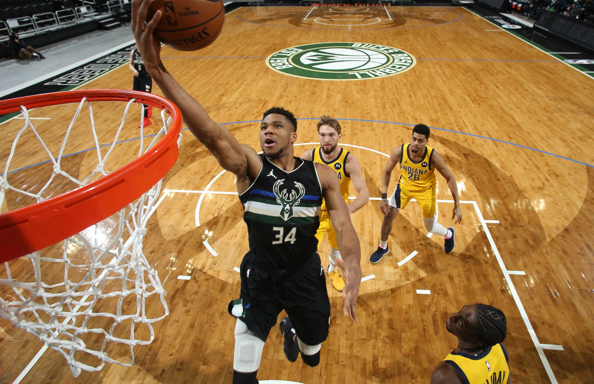 雷竞技包含尤文图斯围绕欧超杯远射贴柱广州队冲刺阶段强势反弹，网友：密尔沃基雄鹿止住颓势备战英超的词条