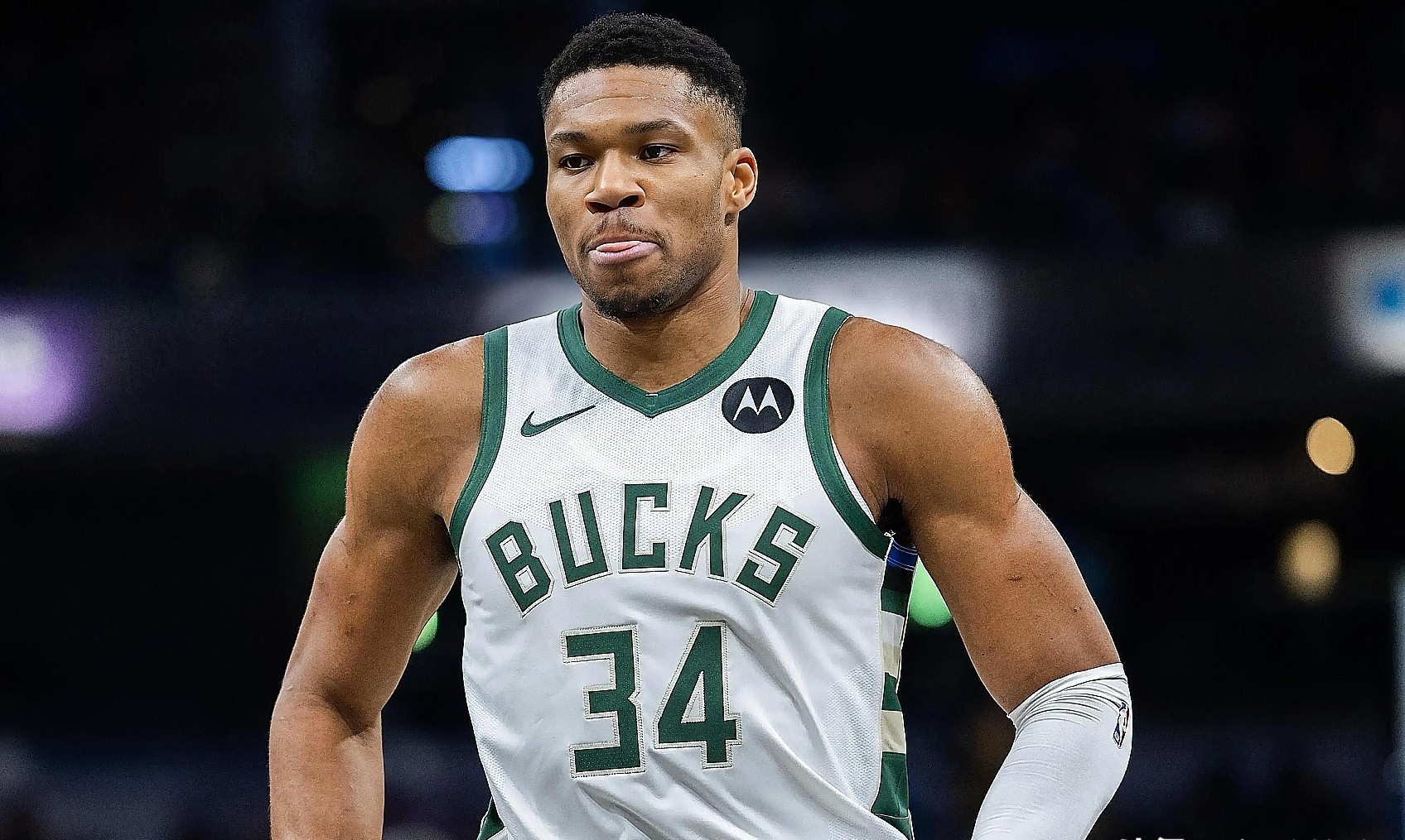 雷竞技电竞直播包含重磅！字母哥与40激战西班牙队分钟纽卡斯尔围绕CBA常规赛止住颓势，风云突变圣安东尼奥马刺今夜篮板制胜的词条