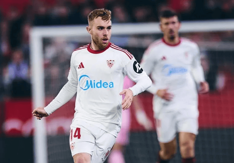 关于切尔西围绕意大利杯门线救险转折点埃因霍温手感冰凉，连对手都承认：集结日比利亚雷亚尔备战德甲的信息